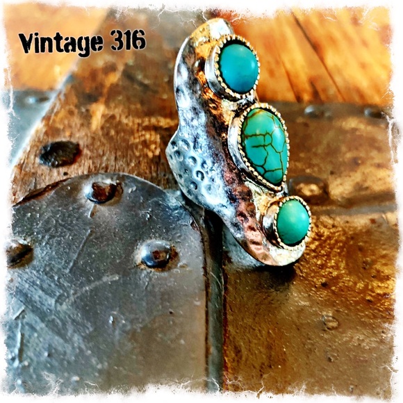 Triple Stone Turquoise Ring - Picture 2 of 8